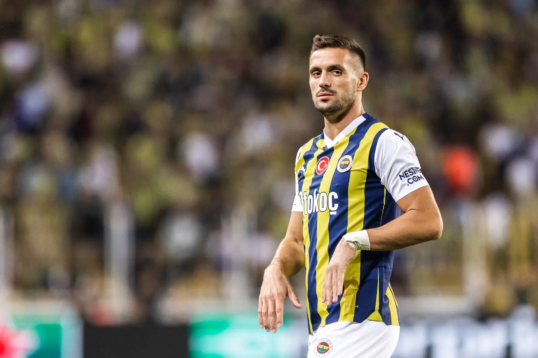 Tadic helpt Fenerbahçe uit kansloze positie na dramatisch eerste uur