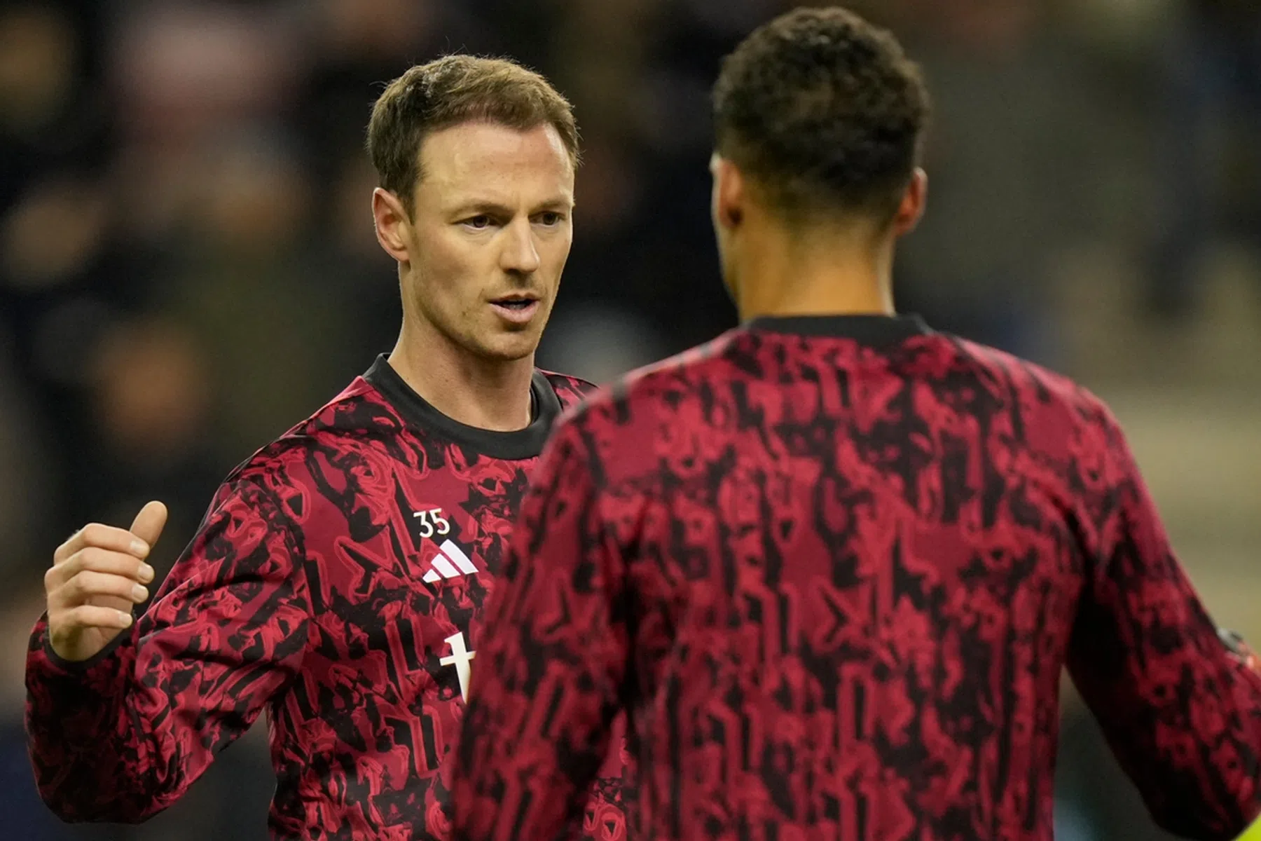 Ten Hag weer aangewezen op jeugdspelers