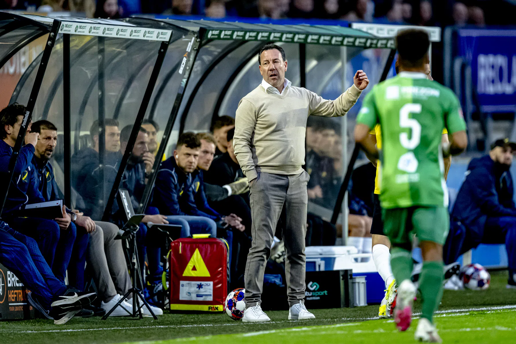 Druk op Van Gastel neemt toe: 'Stonden met het schaamrood op de kaken'