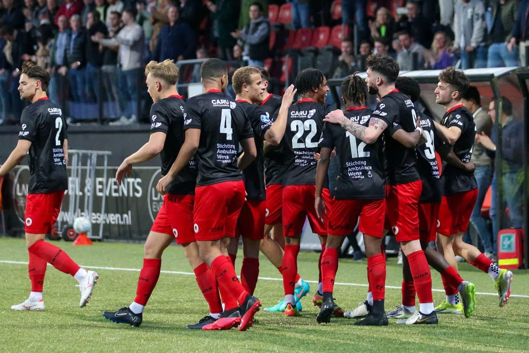 Excelsior vermorzelt Volendam en pakt cruciale punten in degradatiestrijd