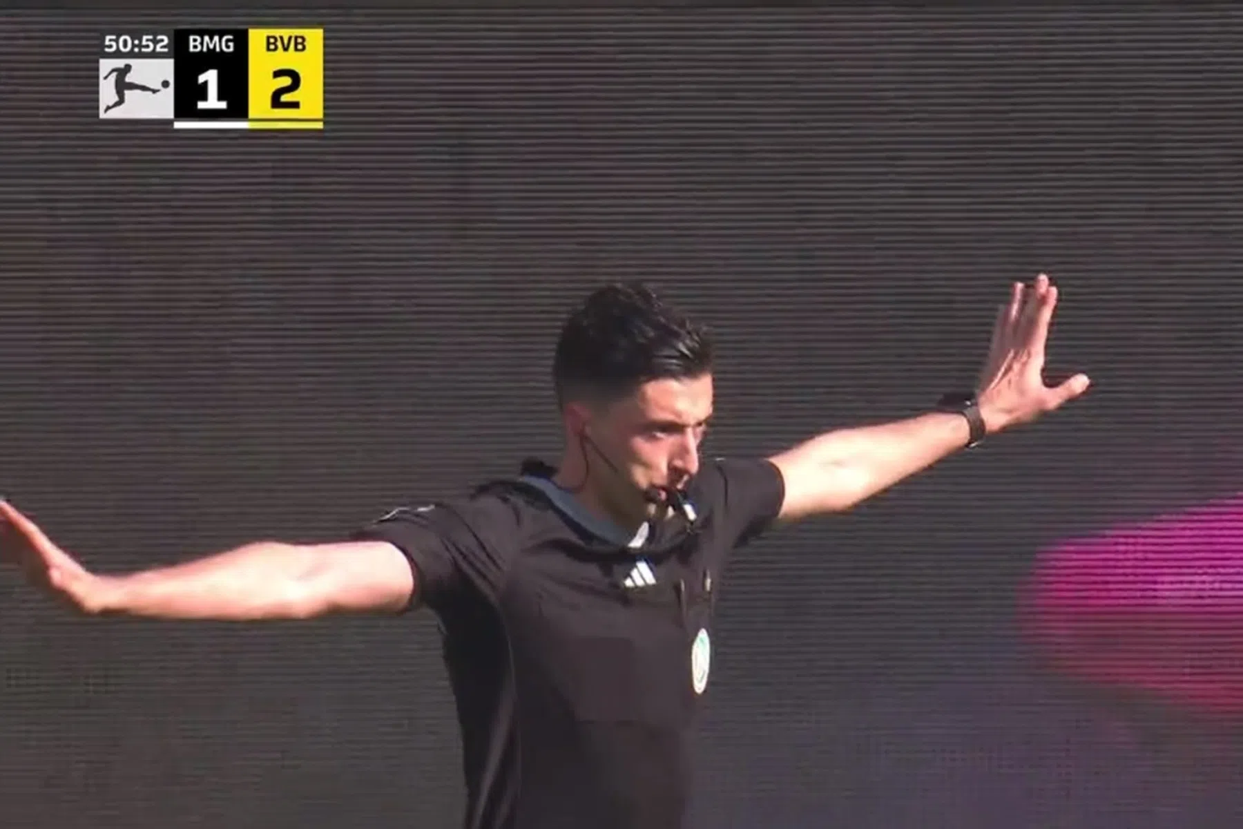 Bizar moment in Bundesliga: benutte penalty teruggedraaid door VAR