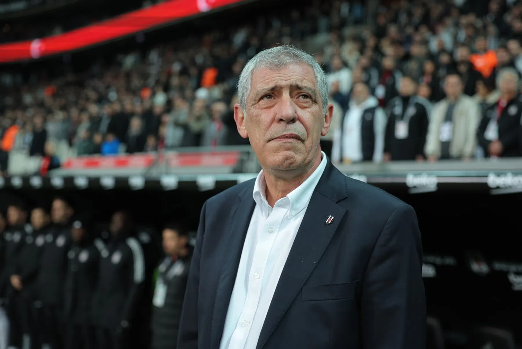 Turkse chaos: Besiktas ontslaat Santos, nieuwe kans Van Bronckhorst?