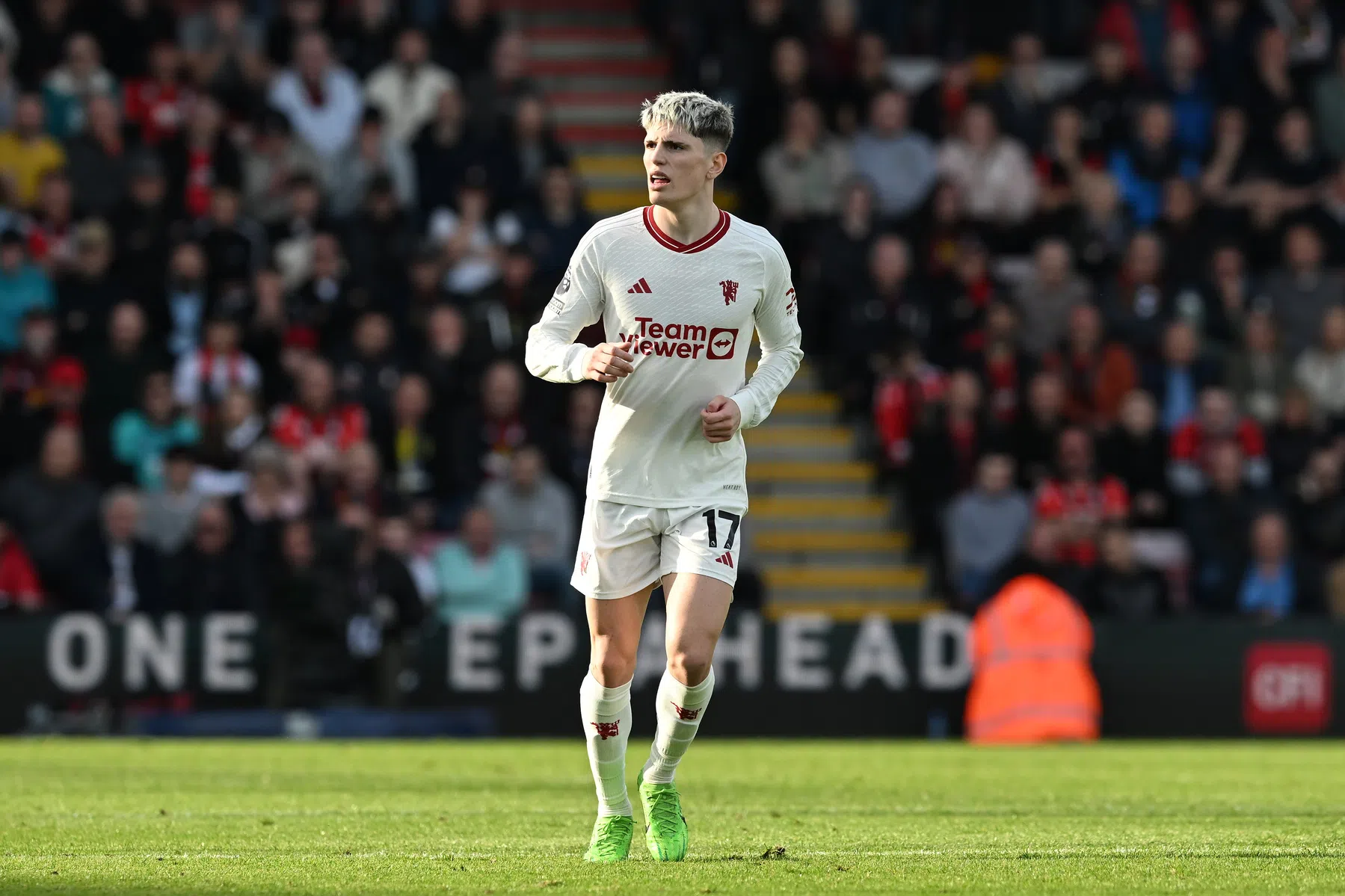 Garnacho bedenkt zich na 'like' voor kritische posts over Ten Hag