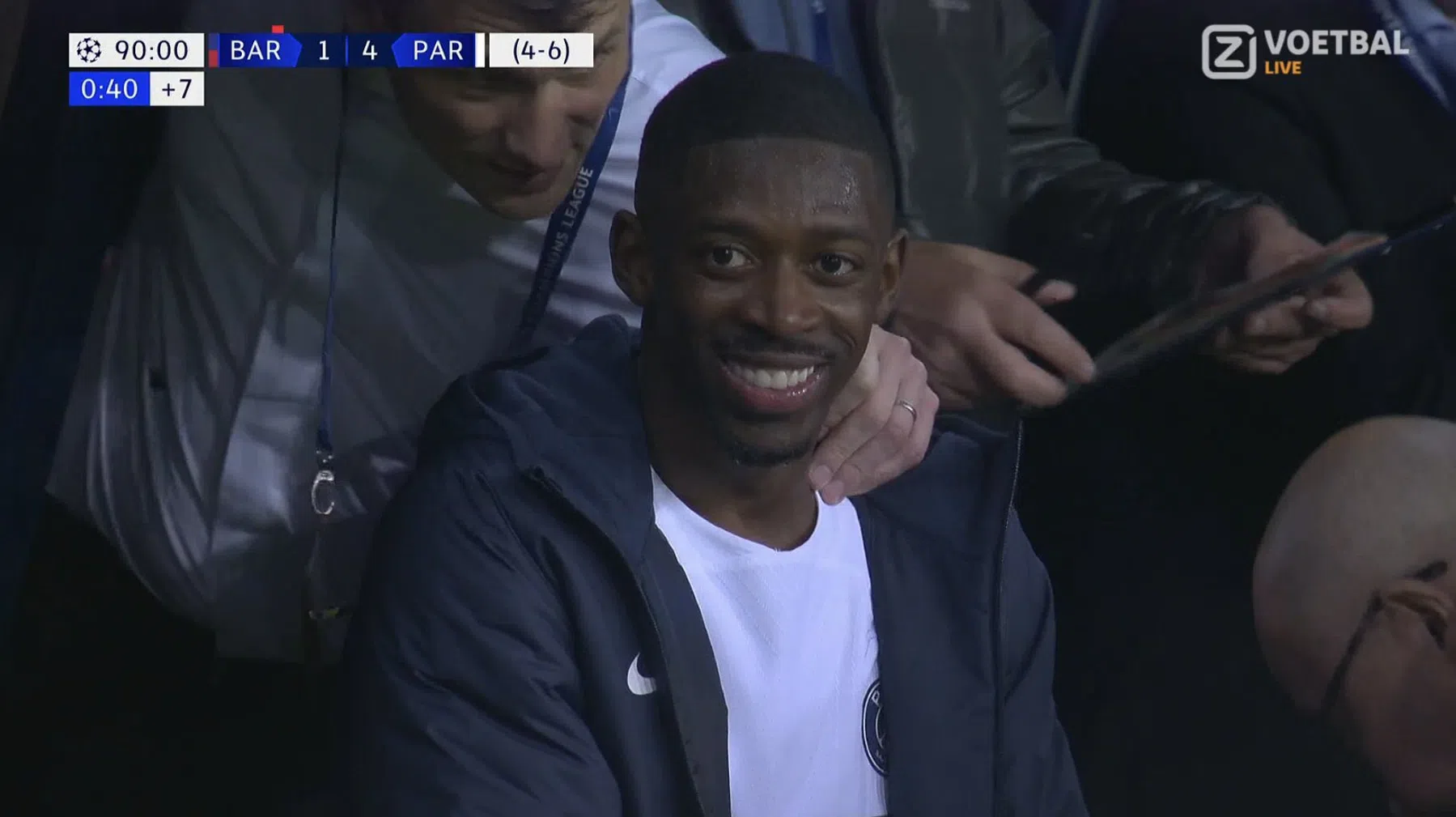 Lachende Dembélé kent geen genade voor Barça: 'Dat hoort bij het leven'