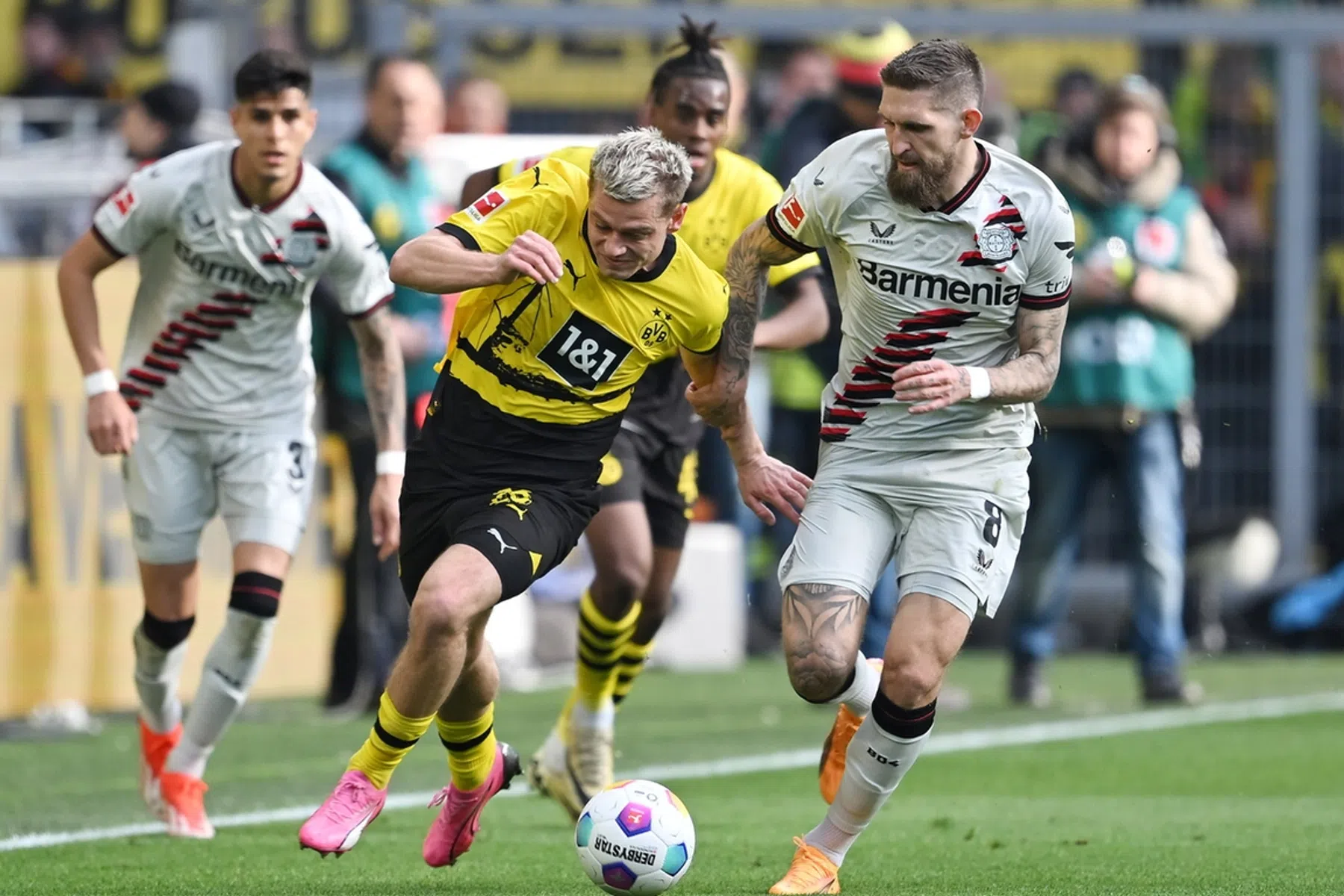 Bayer Leverkusen voorkomt diep in blessuretijd allereerste nederlaag