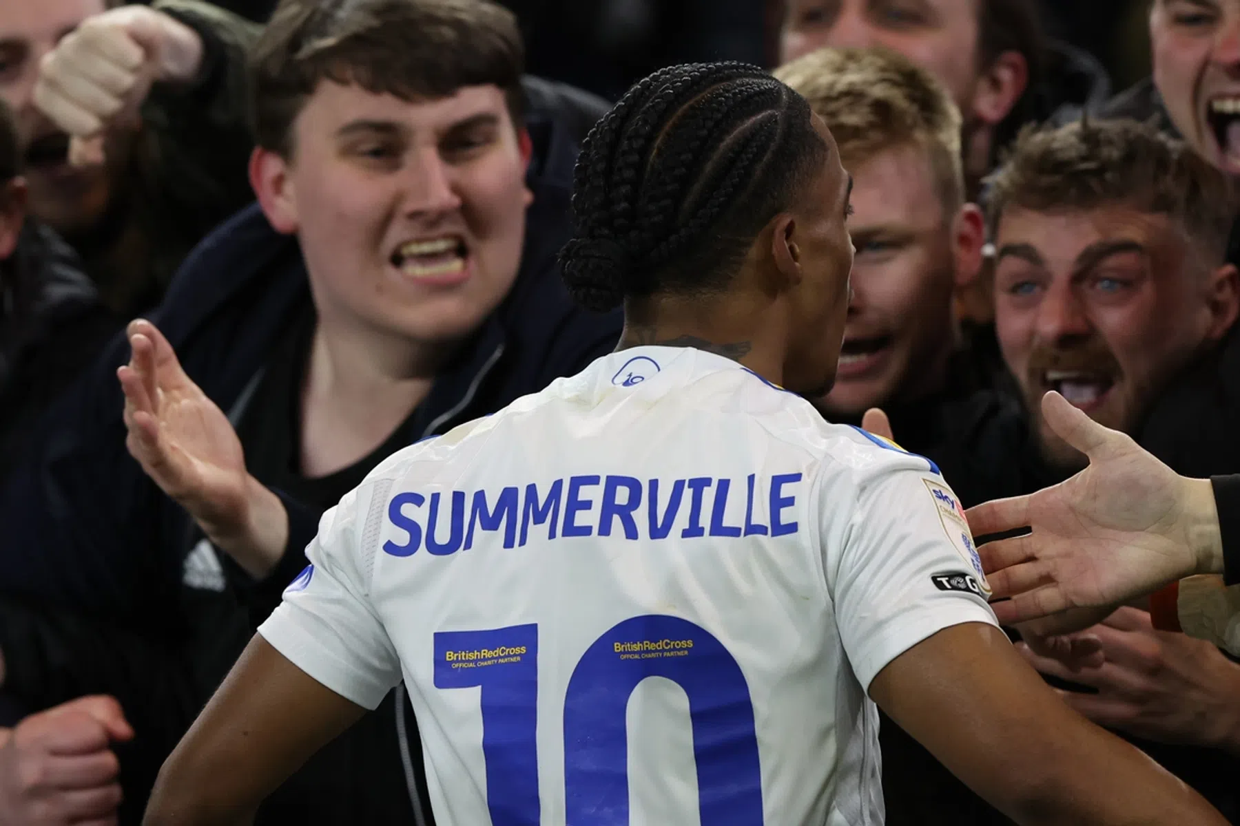 Engelse media overladen Leeds-uitblinker Summerville met complimenten