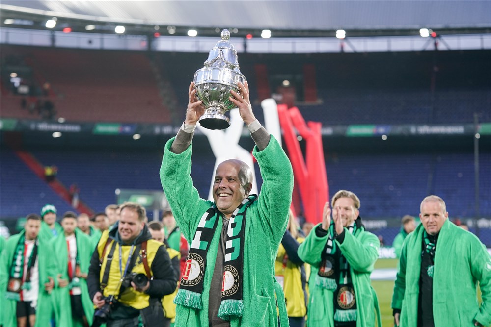 'Million Dollar Question bij Feyenoord: wie moet Slot opvolgen?'