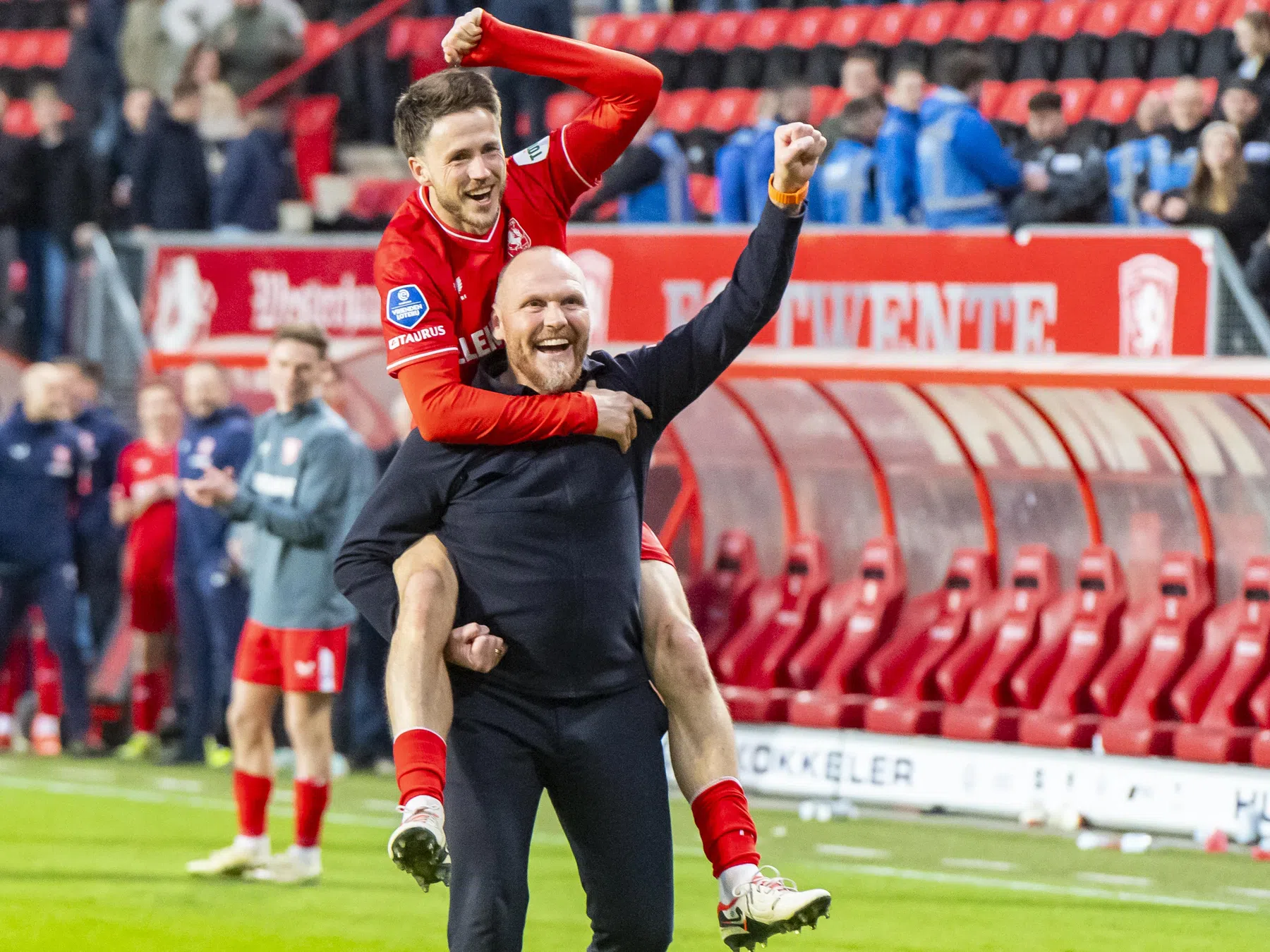 Oosting reageert op Feyenoord-geruchten: 'Op camera kun je het nooit helemaal goed doen'
