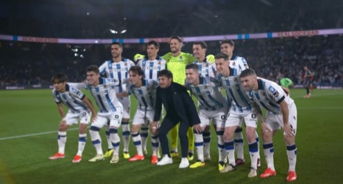 Prachtige beelden: Sociedad en Real Madrid eren icoon David Silva