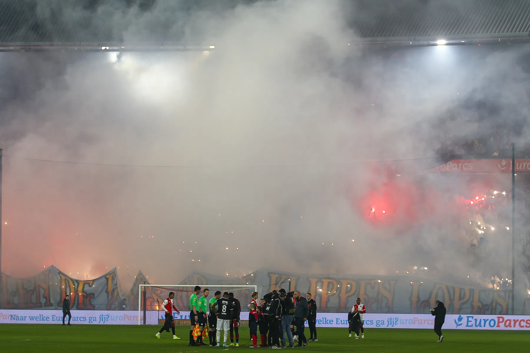 Afscheidswedstrijd Slot met minder Feyenoord-fans