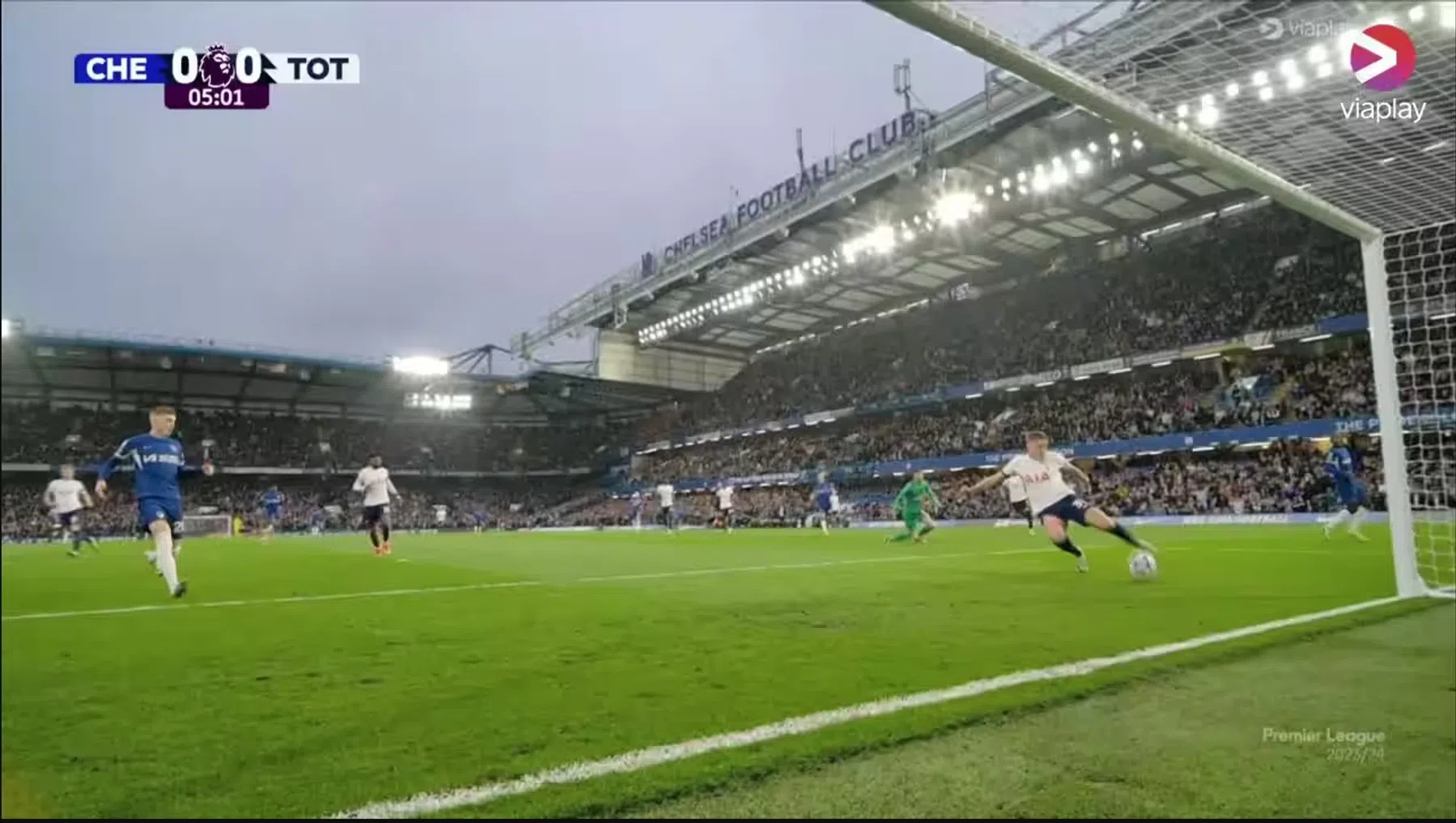 Van de Ven maakt indruk met ultieme redding op de doellijn