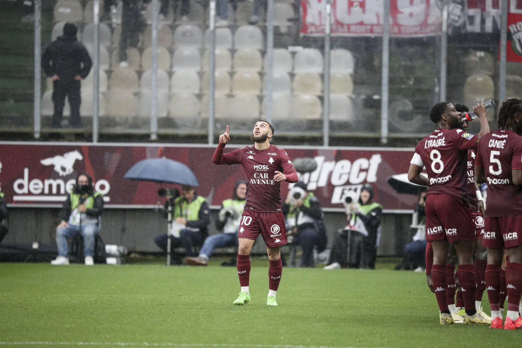 Mikautadze van held naar gebeten hond op pijnlijke avond voor Metz