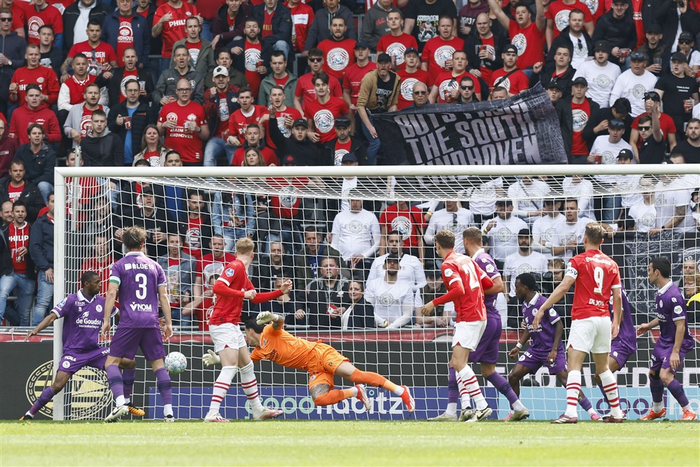 PSV is ook de beste in spelhervattingen