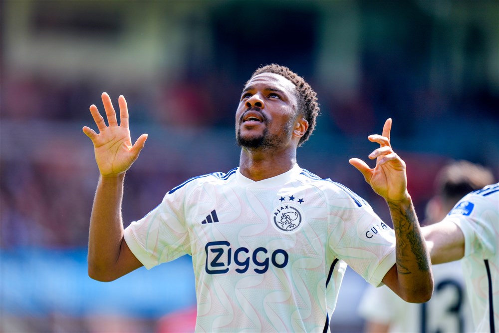 Chuba Akpom stelt Ajax voor een dilemma