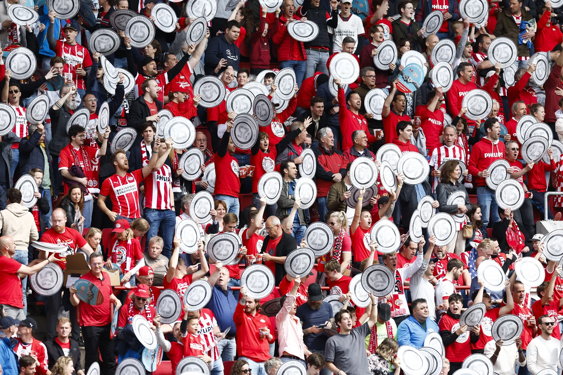 PSV kan in select gezelschap met zeer dominante kampioenen komen