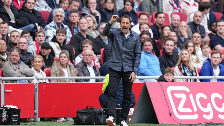 Van 't Schip bespreekt fitheid Ajax-spelers en feliciteert PSV