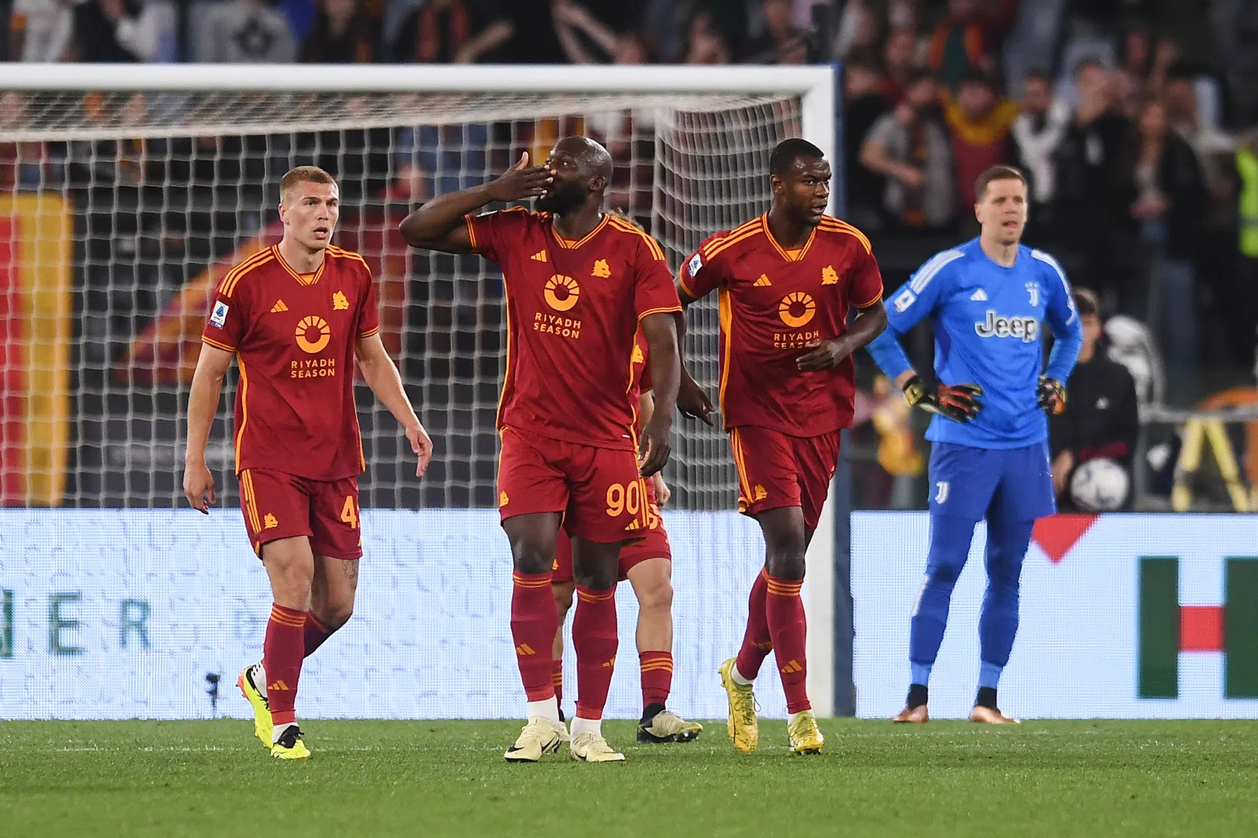 AS Roma incasseert tegen Juventus gevoelige tik in strijd om CL-tickets