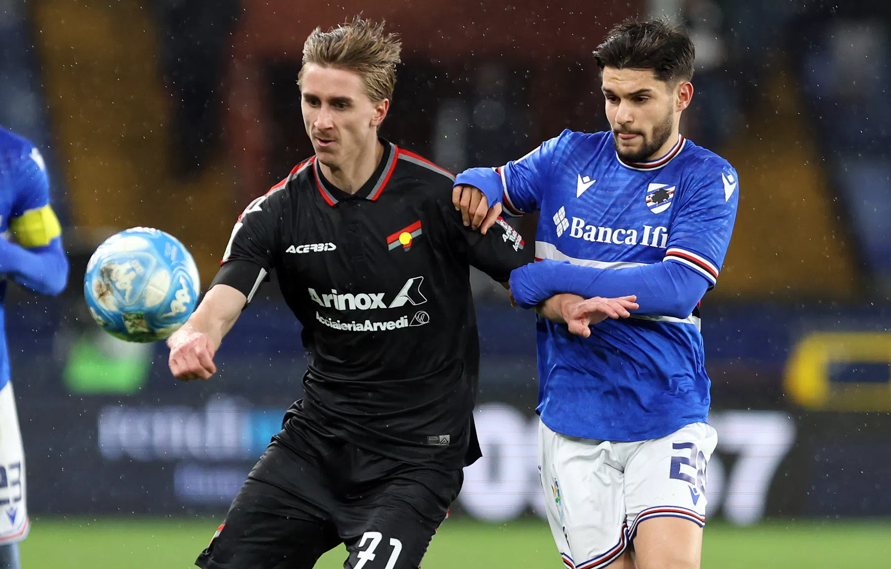 Zien om te geloven: oud-Ajacied met ongelofelijke misser in Serie B