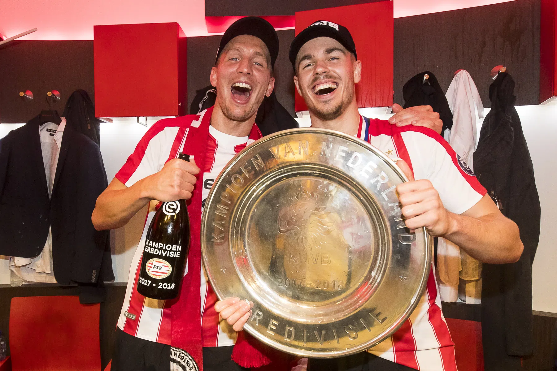 Quiz: wie werden net als Luuk de Jong minstens vier keer kampioen met PSV?