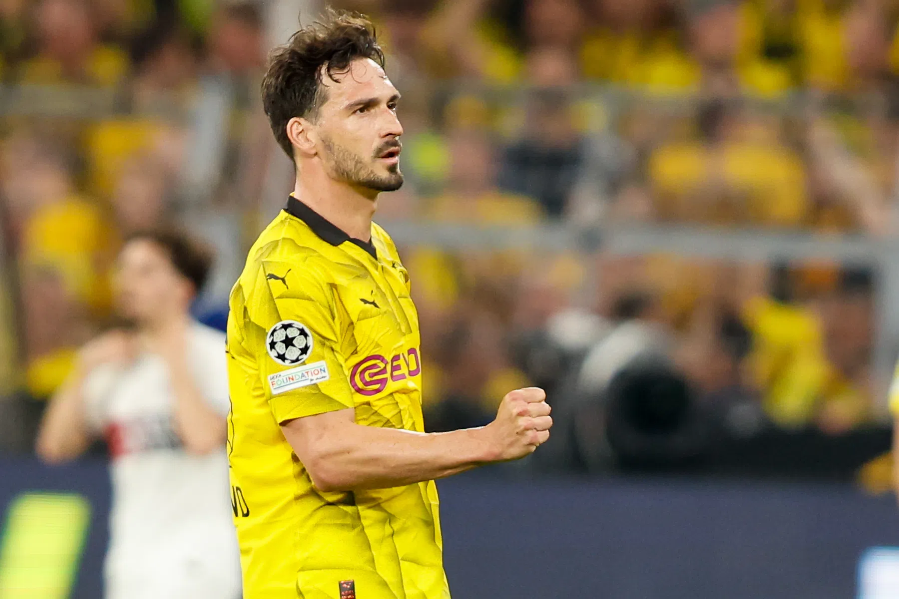 Sensatie in Parijs: Hummels kopt BVB naar finale Champions League
