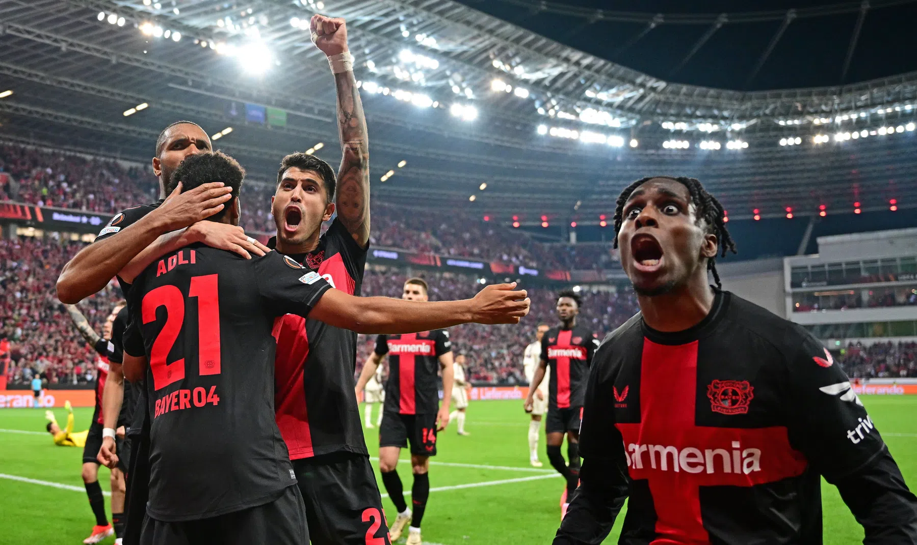 Bayer Leverkusen slaat wéér toe in extra tijd en gaat ongeslagen naar de finale
