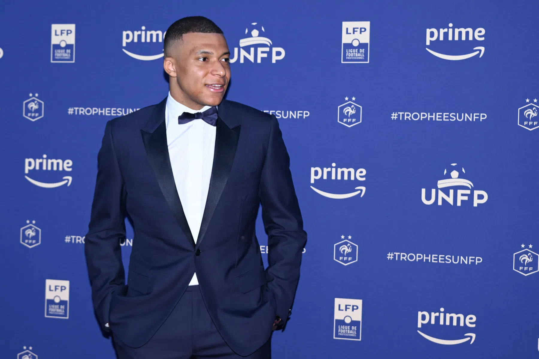 Mbappé neemt afscheid van Ligue 1 met vijfde onderscheiding op rij