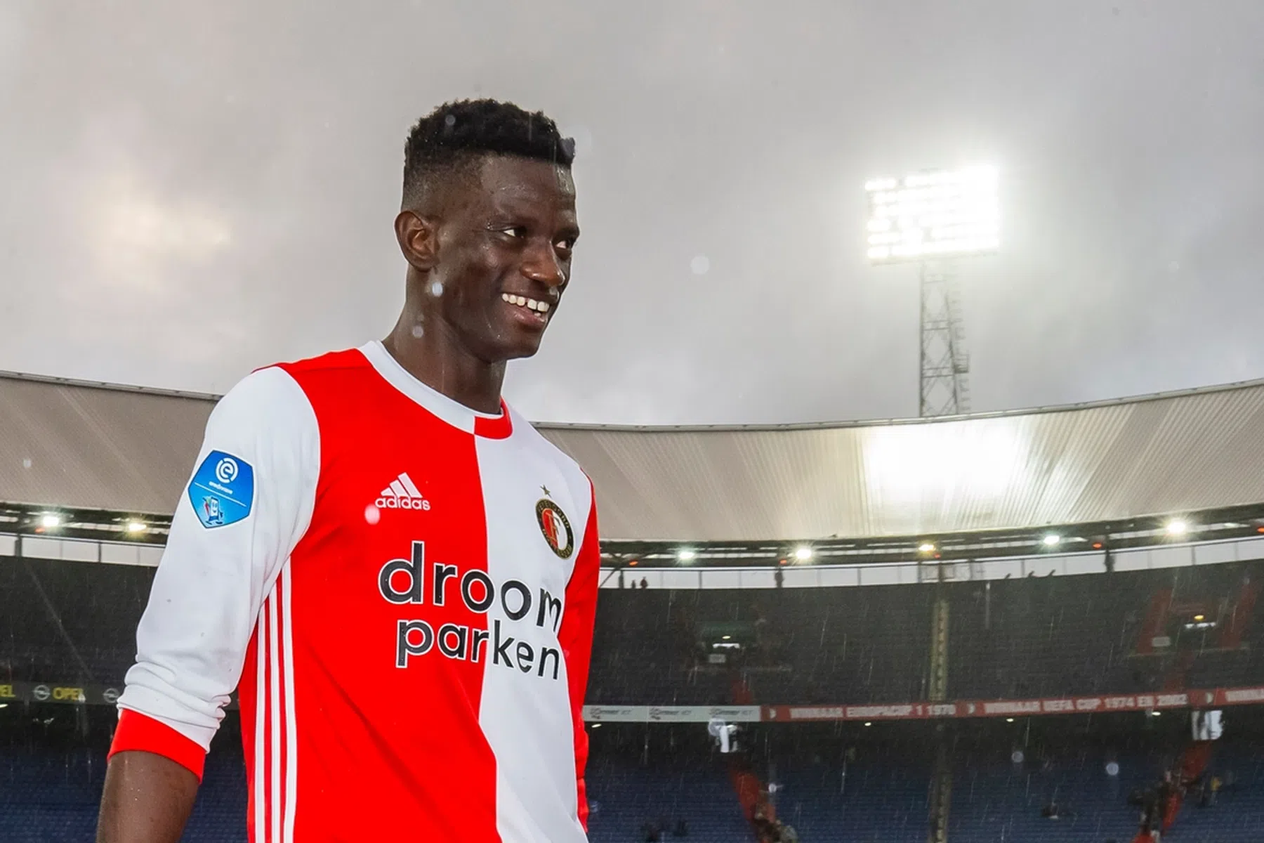 Oud-Feyenoorder Ié lacht om 'verwisseling' met broer: 'Het is fake news'