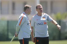 Thumbnail for article: Hulshoff vertrekt bij Oranje, Lodeweges nieuwe assistent Koeman