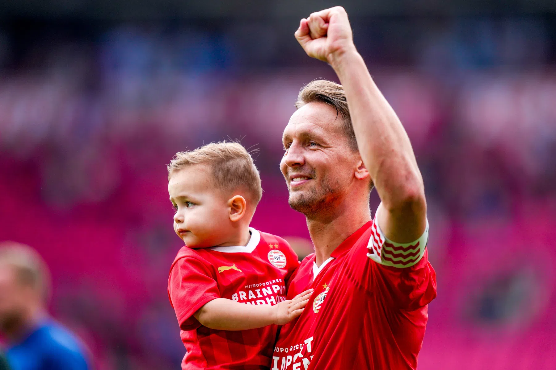 De Jong kan leven met gedeelde topscorerstitel: 'Compliment aan Pavlidis'