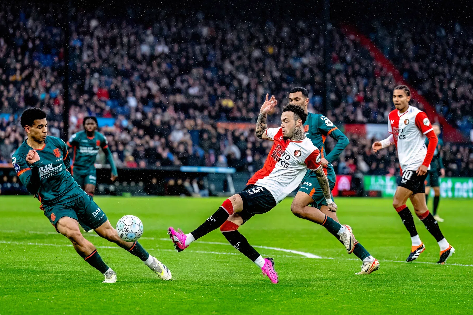 Hartman openhartig over Chelsea: 'De interesse stopt niet'