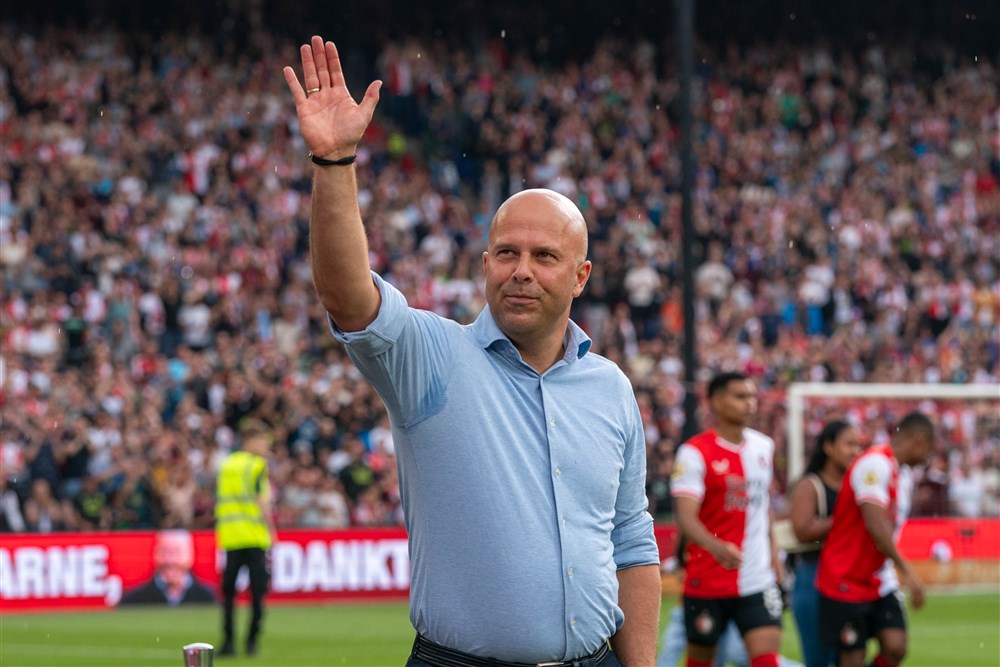 Hoe Klopp indirect opriep om Slot de tijd te geven bij Liverpool