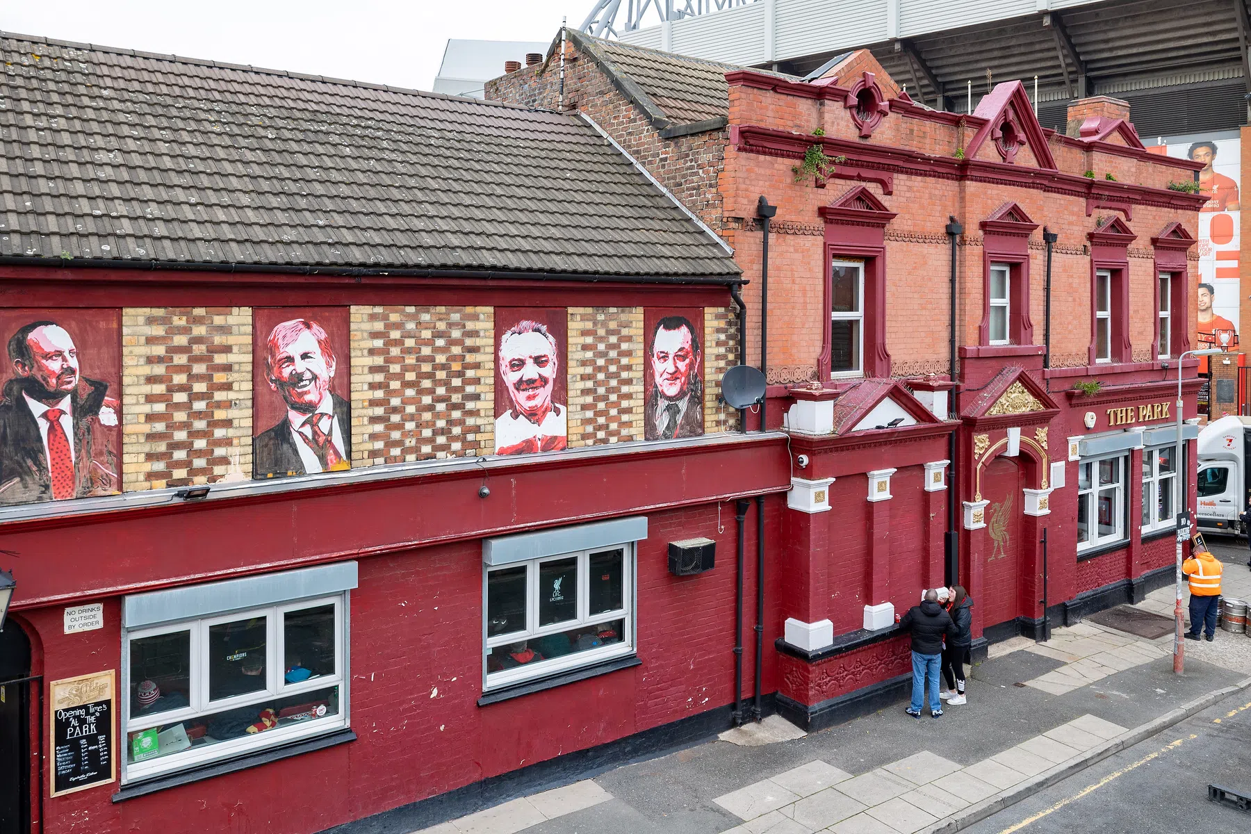 Deze iconische managers moet Arne Slot zien te evenaren op Anfield