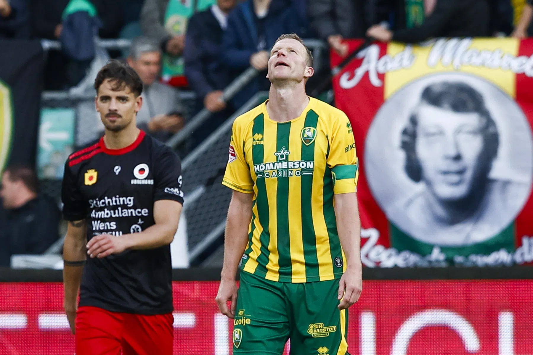 Veerman schuldbewust: 'Uit balans of niet, dit moet een goal zijn'