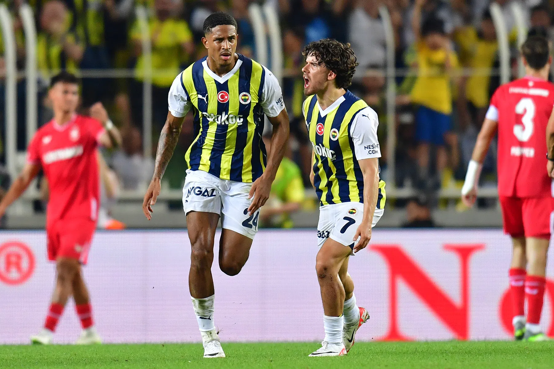 'Beledigende teksten' Oosterwolde en Kadioglu reden voor klacht Galatasaray