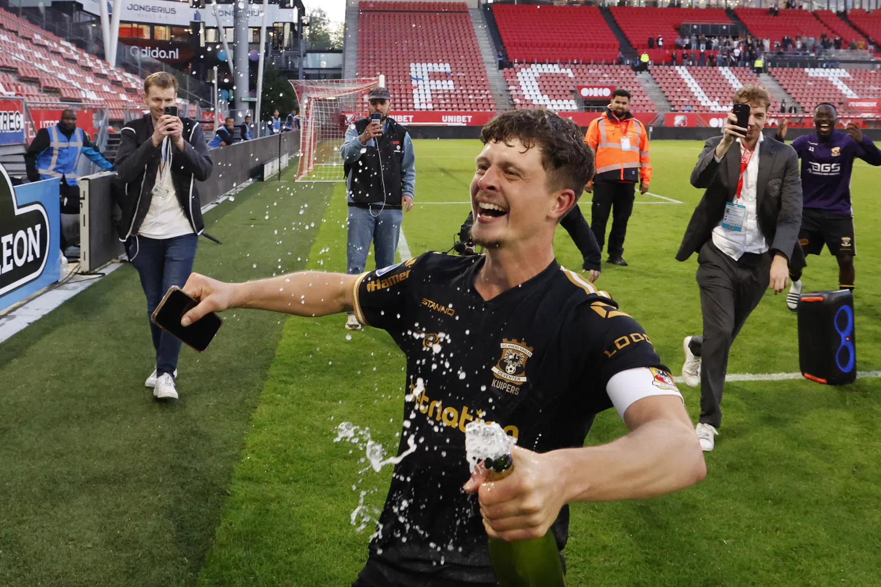 Kuipers neemt op hoogtepunt afscheid: 'Mooier kon ik me niet wensen'