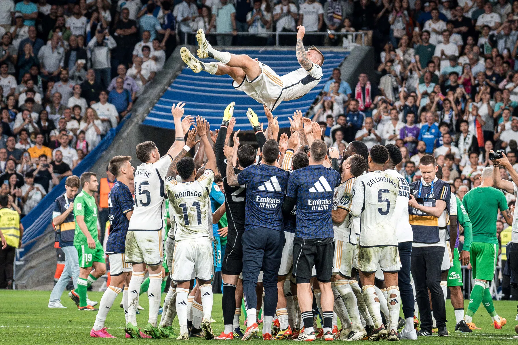 Toni Kroos gaat paardrijden, chapeau