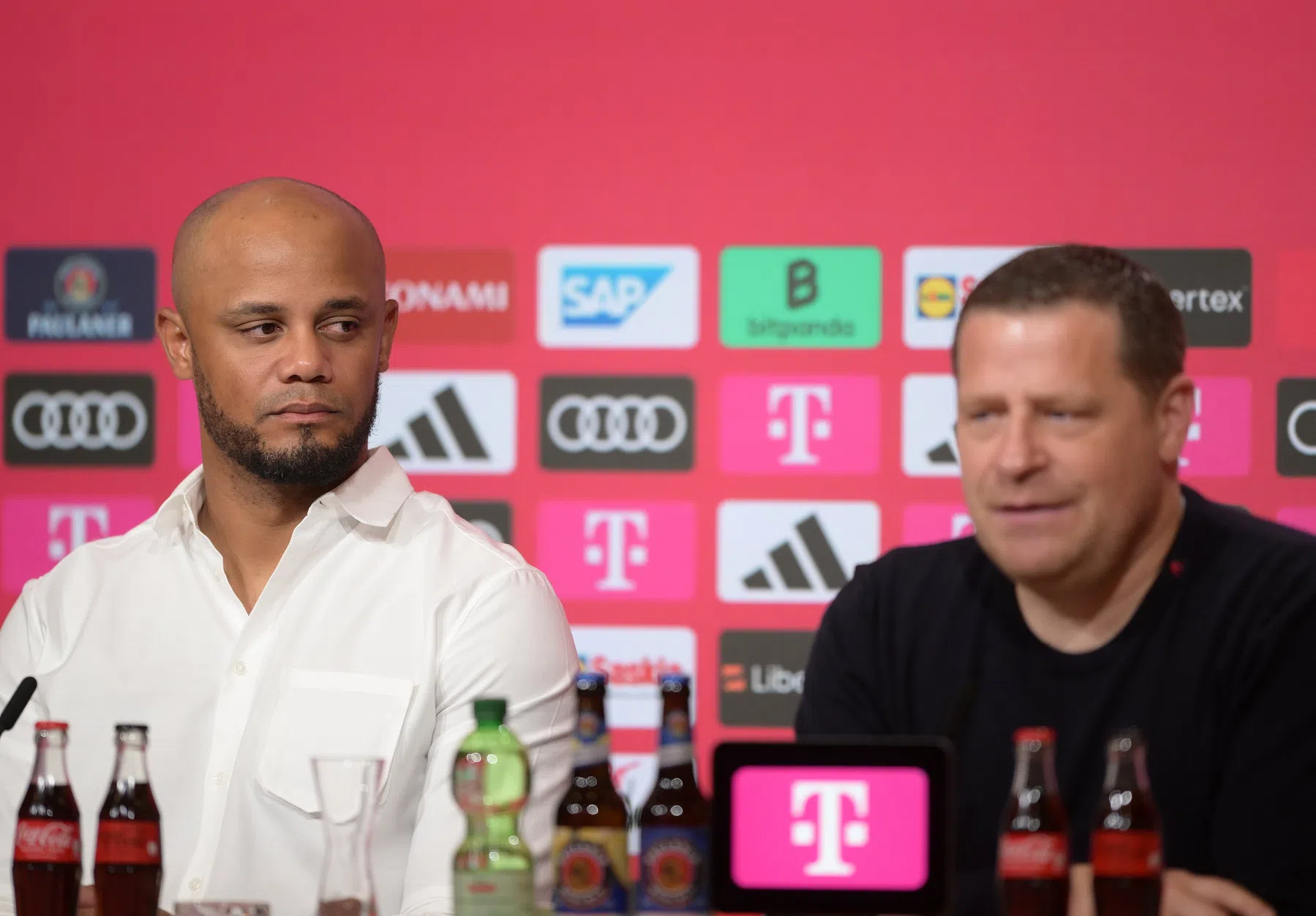 Kompany antwoordt op prikkelende vraag bij Bayern-presentatie