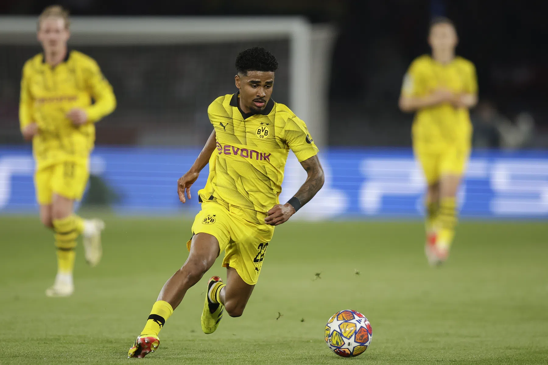 Spelers Dortmund steunen Maatsen na slecht EK-nieuws: 'Onverklaarbaar'