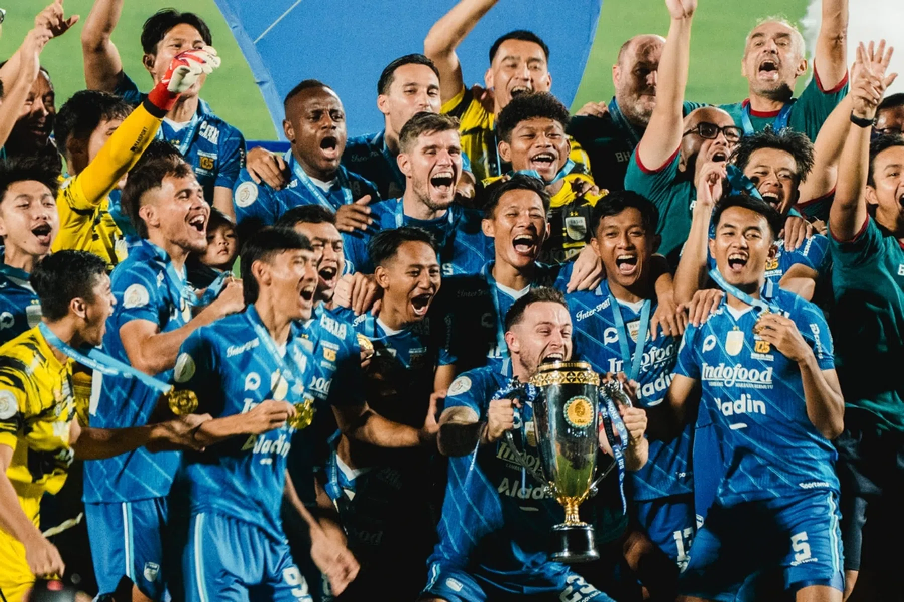 Feest in Indonesië: Nederlanders helpen Persib Bandung aan landstitel