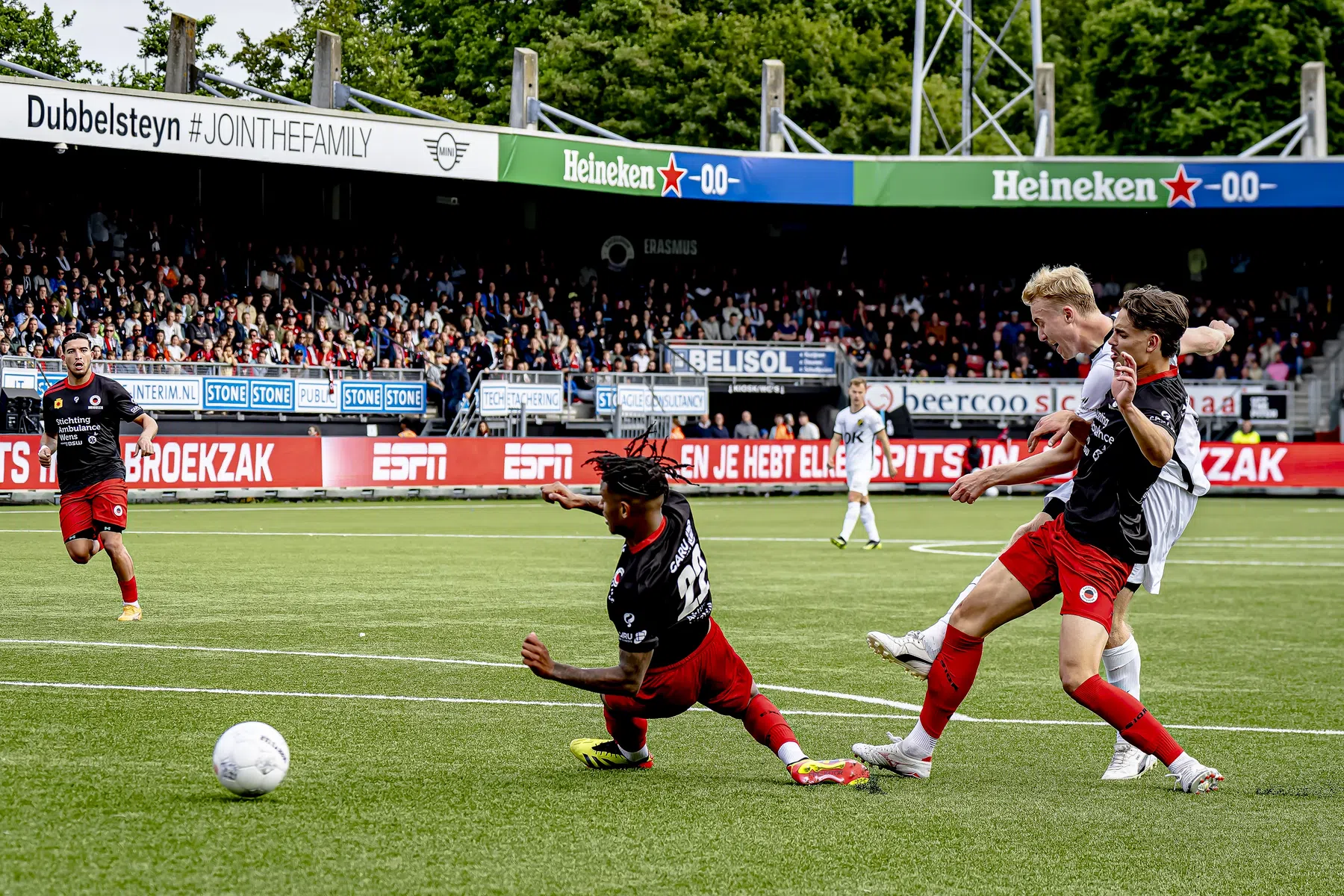 Vier goals niet voldoende voor Excelsior: NAC keert terug in Eredivisie