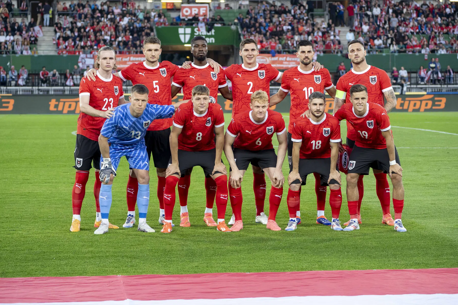 Oostenrijkse pers loopt polonaise na zesde gewonnen wedstrijd op rij