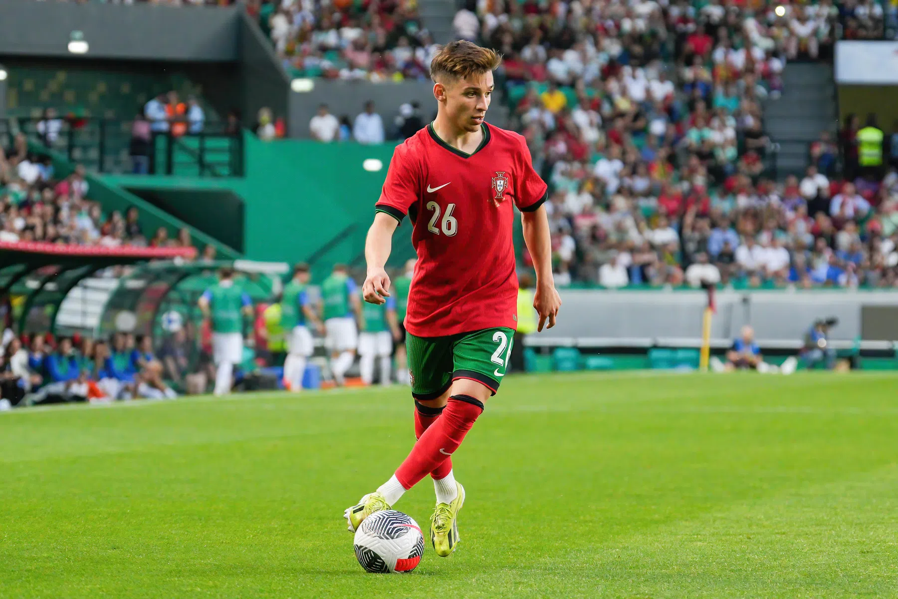 Ajax bevestigt vertrek en transfersom Conceição