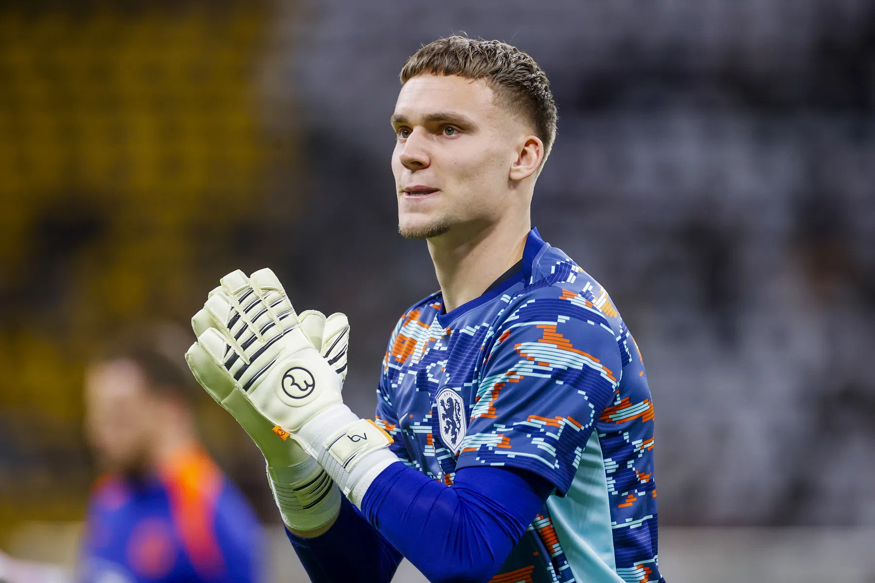 Verbruggen kan jongste EK-doelman in zestig jaar worden