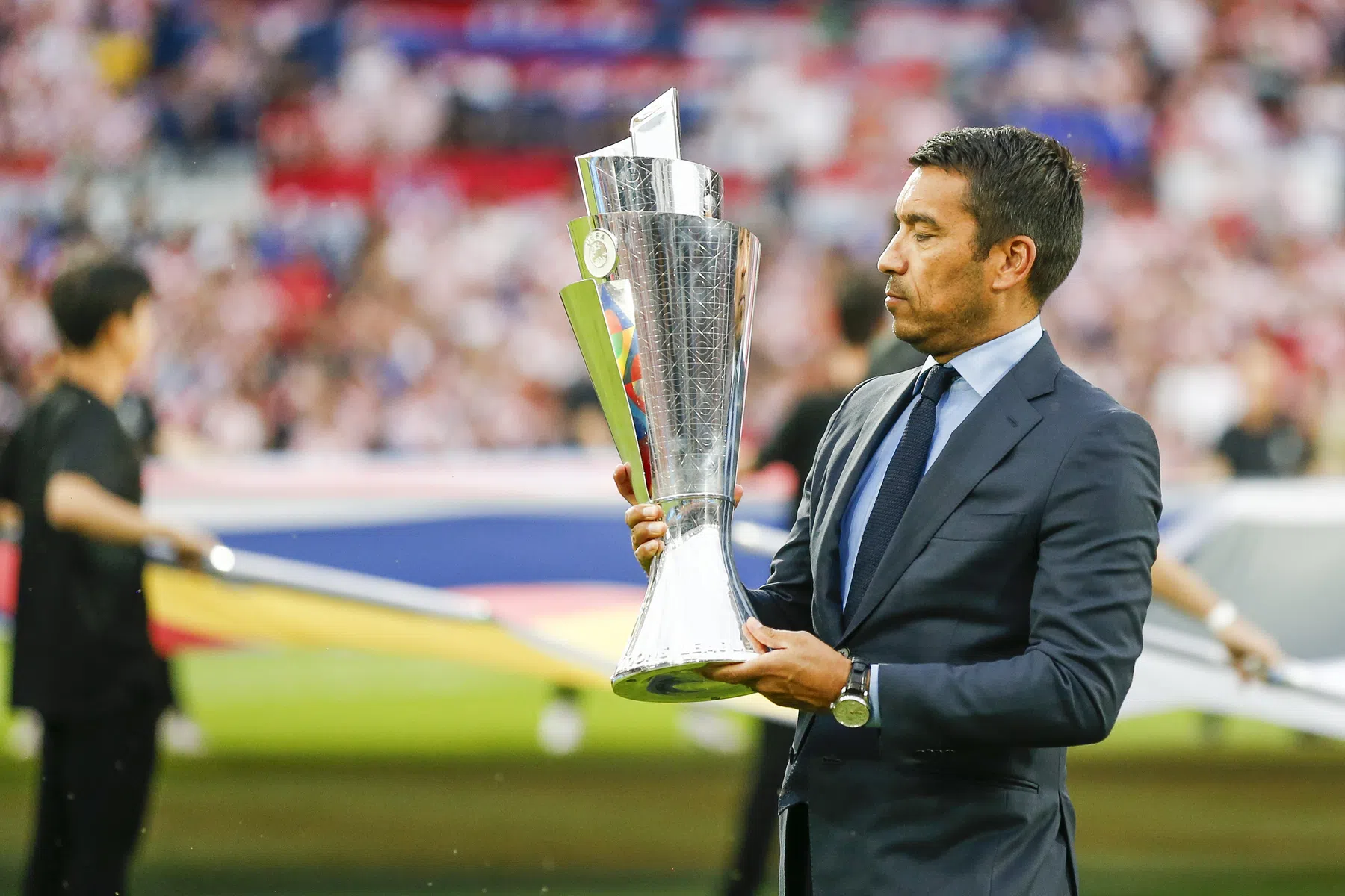 Come to Besiktas! De onmogelijke opdracht van Giovanni van Bronckhorst