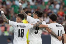 Thumbnail for article: Núñez geeft signaal af aan Slot met hattrick tegen Mexico