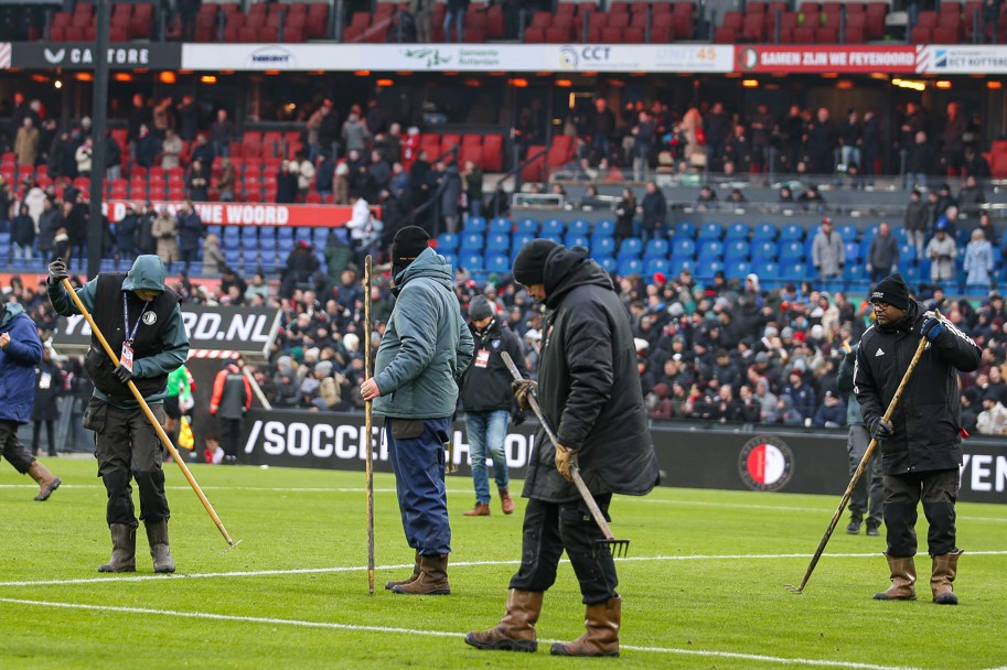 Feyenoord heeft wéér beste veld, kunstgrastijdperk roemloos ten einde