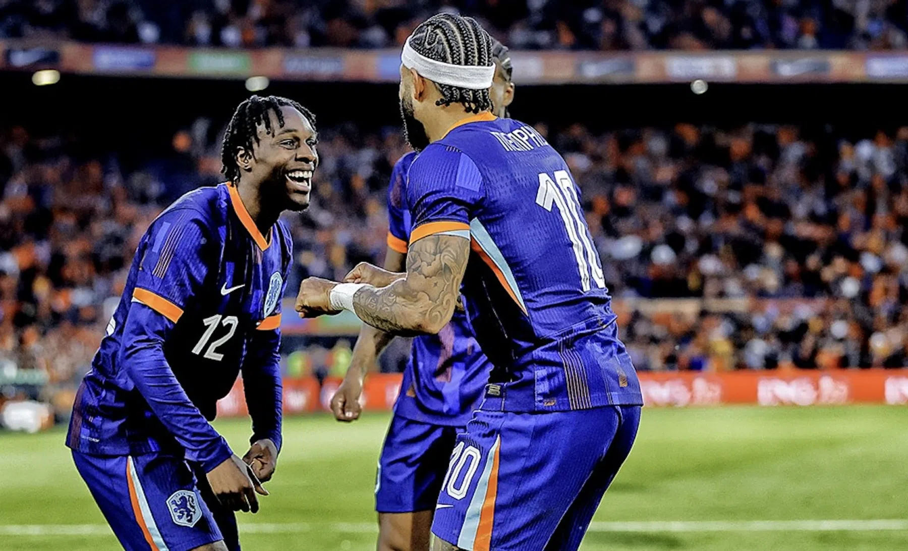 Hoe Van Dijk en Memphis de ontketende Jeremie Frimpong zagen groeien