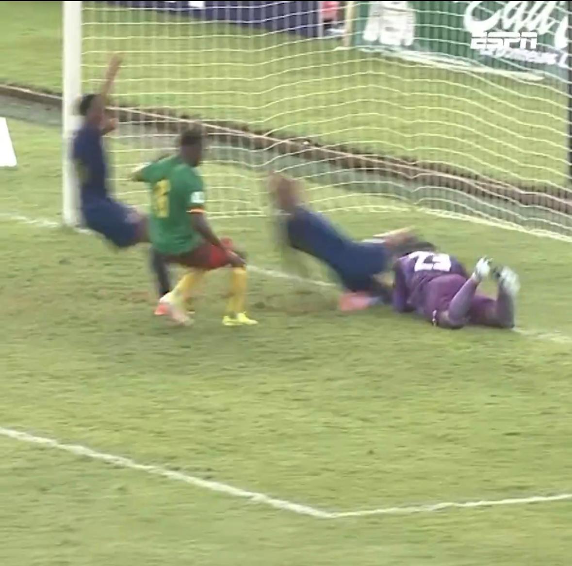 Chaos in Kameroen: Onana stopt penalty en wordt daarna getorpedeerd