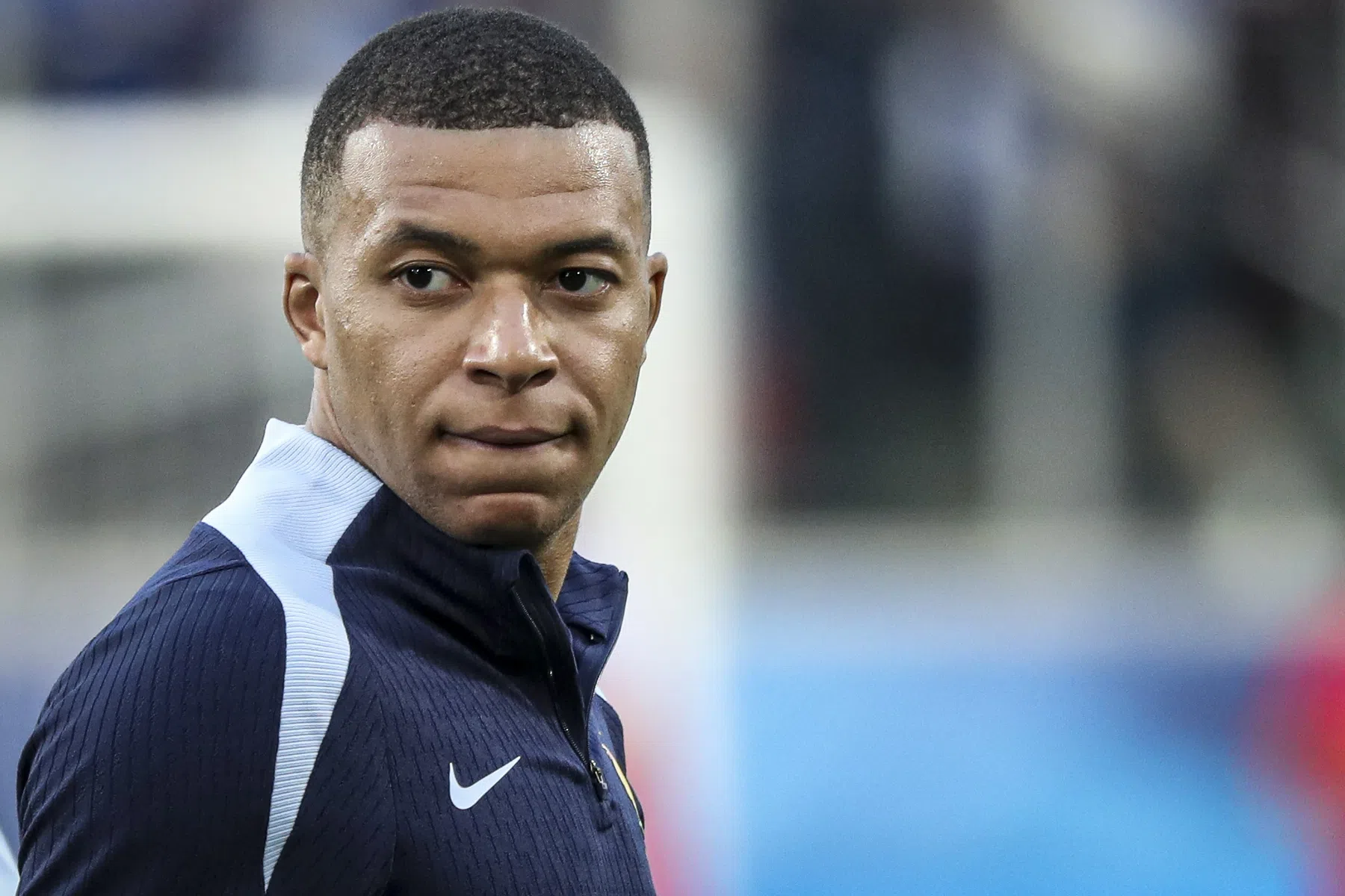 Lichte zorgen bij Frankrijk: Mbappé laat training schieten