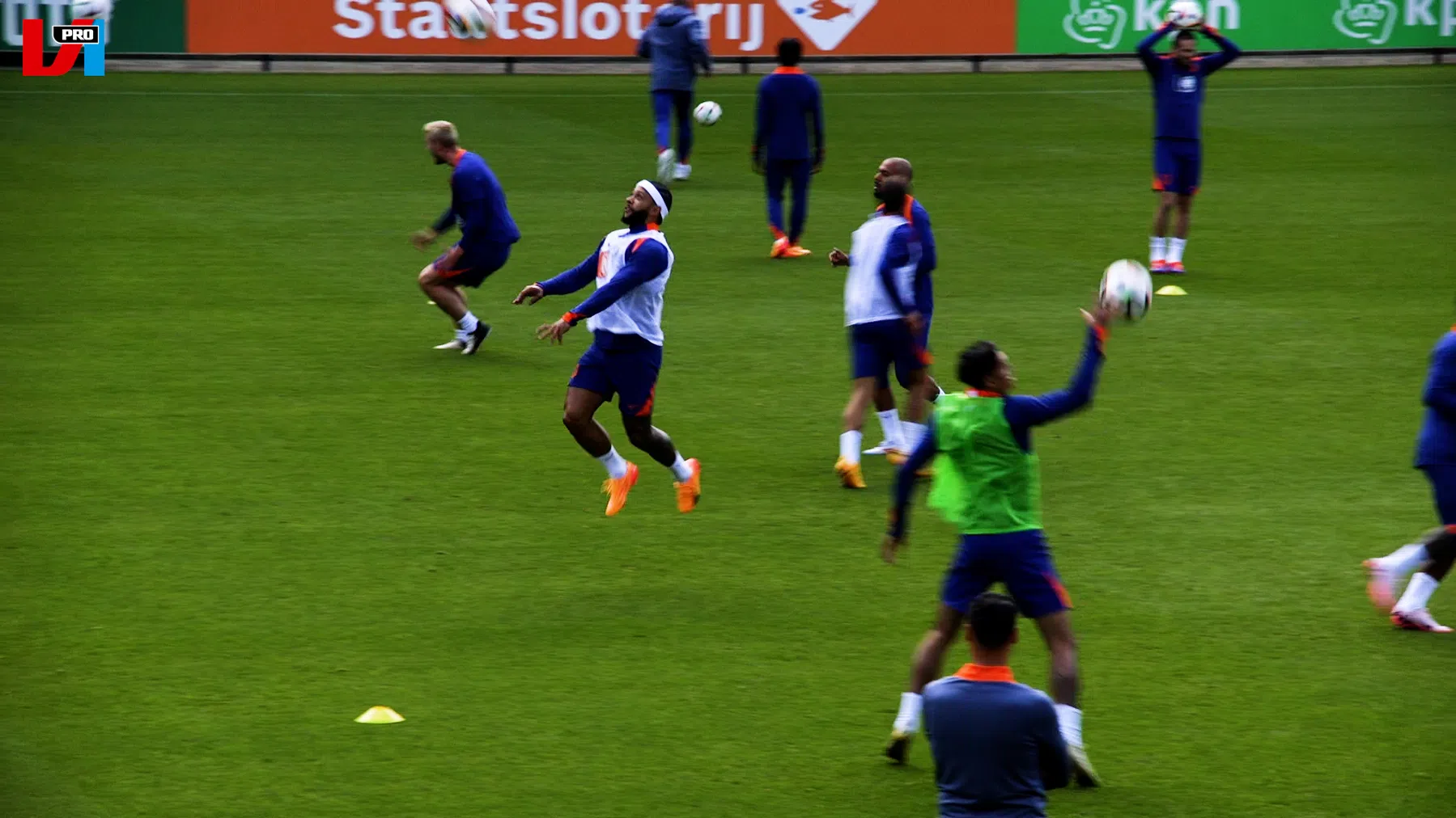 Ronald Koeman over haarband Memphis: 'Ik word niet graag verrast'